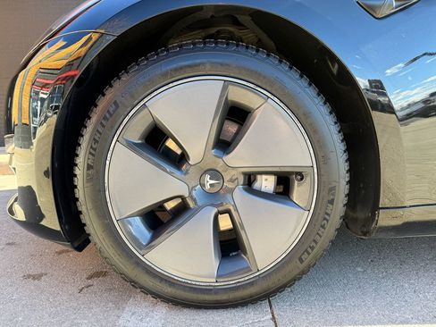 Used 2021 Tesla Model 3 Standard Range Plus image 38