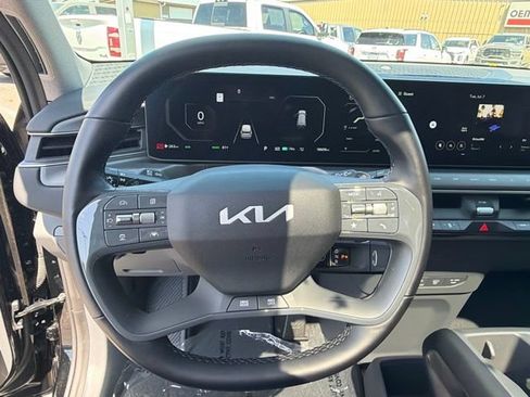 Used 2024 Kia EV9 Wind AWD/4WD image 21