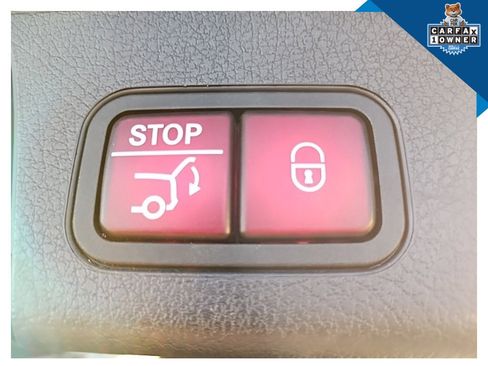 Used 2022 Mercedes-Benz GLB 250 4MATIC image 55