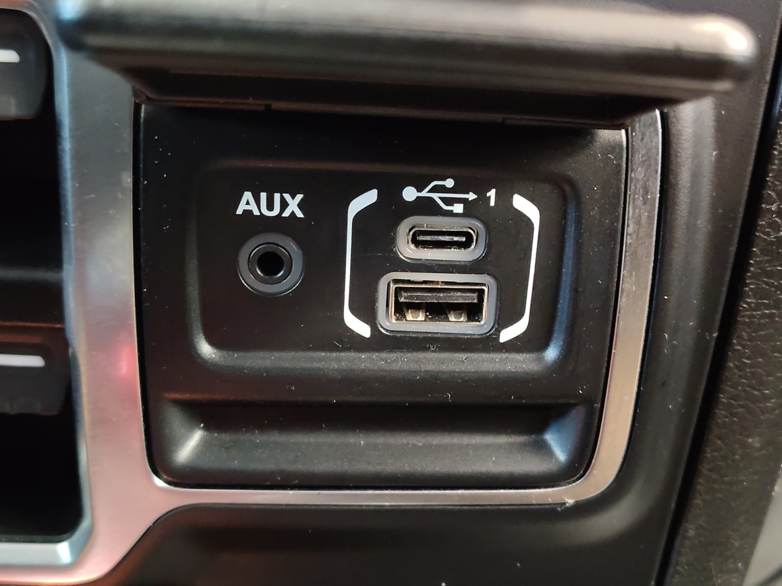 Used 2020 Jeep Gladiator Rubicon AWD/4WD image 22