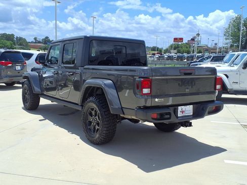 Used 2023 Jeep Gladiator Sport AWD/4WD image 2