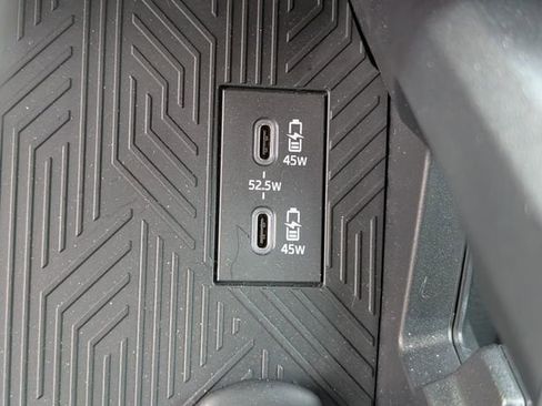 Used 2025 Toyota Tacoma Trailhunter image 19