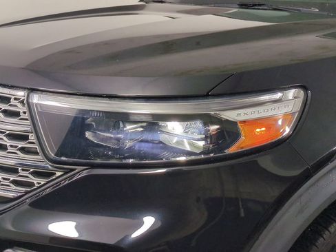 Used 2022 Ford Explorer Limited w/ Equipment Group 301A RWD image 9