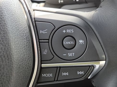 Used 2018 Toyota Camry XLE w/ Driver Assist Package FWD image 11