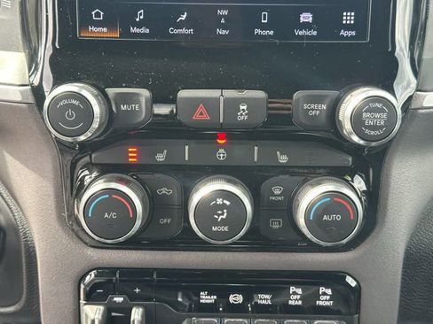 Used 2022 RAM 2500 Big Horn w/ Level C Equiment Group AWD/4WD image 17