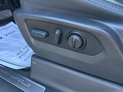 Used 2022 GMC Sierra 1500 Denali w/ Denali Premium Package image 21