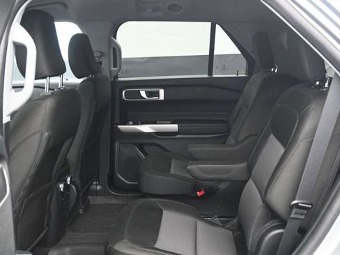 Certified 2023 Ford Explorer XLT AWD/4WD image 5
