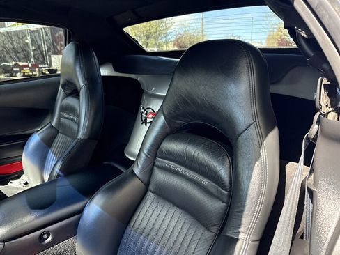 Used 1999 Chevrolet Corvette Convertible w/ Memory Pkg image 20