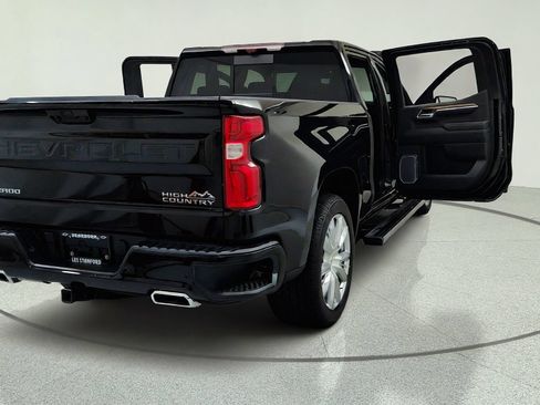 Certified 2023 Chevrolet Silverado 1500 High Country w/ High Country Premium Package AWD/4WD image 12