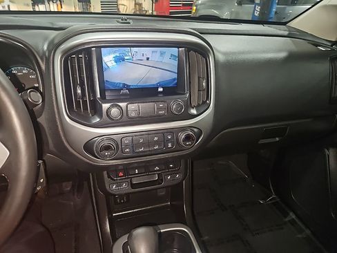 Used 2022 Chevrolet Colorado LT w/ Luxury Package image 20