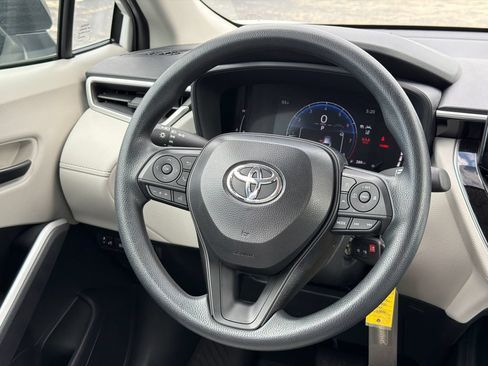 Used 2026 Toyota Corolla Cross L FWD image 24