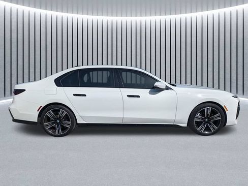 Used 2024 BMW 740i RWD image 3