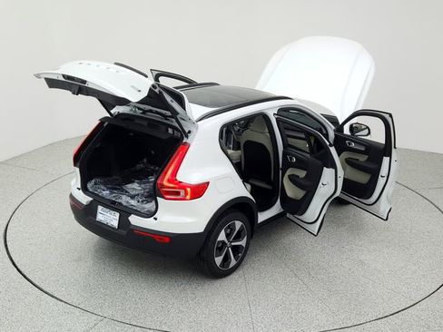 New 2026 Volvo XC40 B5 Plus w/ Protection Package Premier image 19