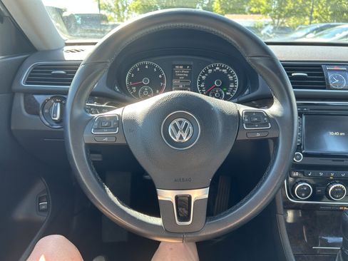 Used 2014 Volkswagen Passat 1.8T SEL Premium image 12