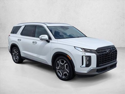 Used 2023 Hyundai Palisade Limited FWD image 3