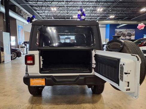 Used 2022 Jeep Wrangler Unlimited Sport S image 11