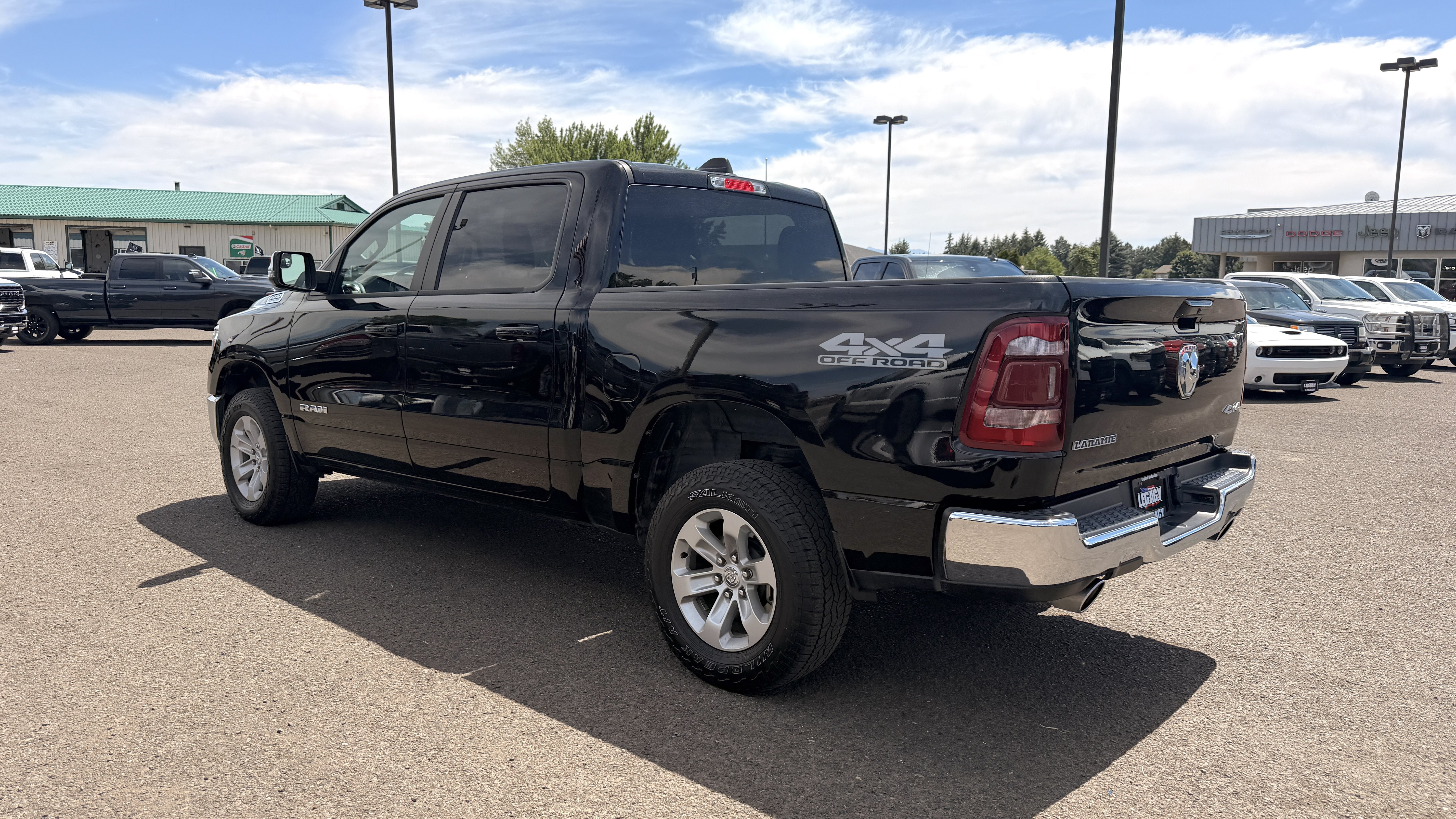 Used 2024 RAM 1500 Laramie w/ Off Road Group AWD/4WD image 5