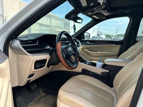 Used 2022 Jeep Grand Cherokee Limited 4xe AWD/4WD image 9