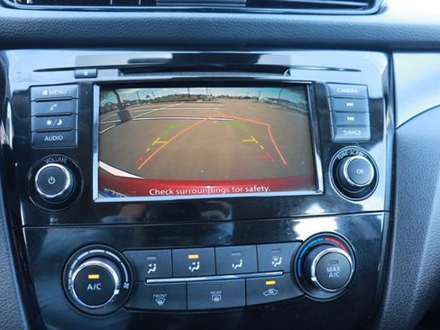Used 2020 Nissan Rogue Sport SV FWD image 25