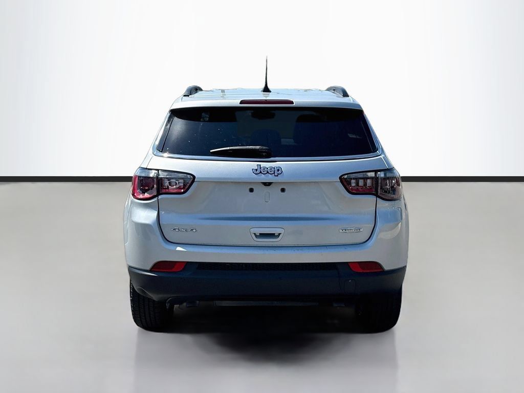 Used 2024 Jeep Compass Latitude AWD/4WD image 6