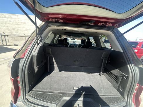 Used 2010 GMC Acadia SLT AWD/4WD image 30