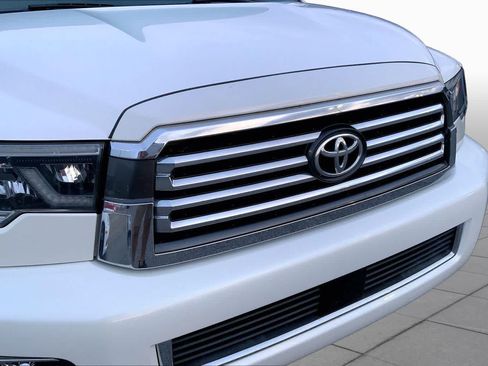 Used 2018 Toyota Sequoia Platinum RWD image 27