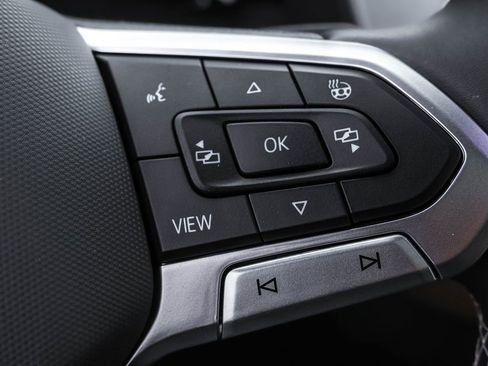 Used 2025 Volkswagen Atlas Cross Sport SE image 22