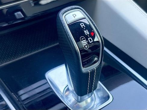 Used 2020 Jaguar F-PACE SVR image 29