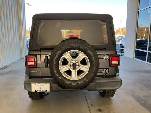 Used 2022 Jeep Wrangler Unlimited Sport image 17