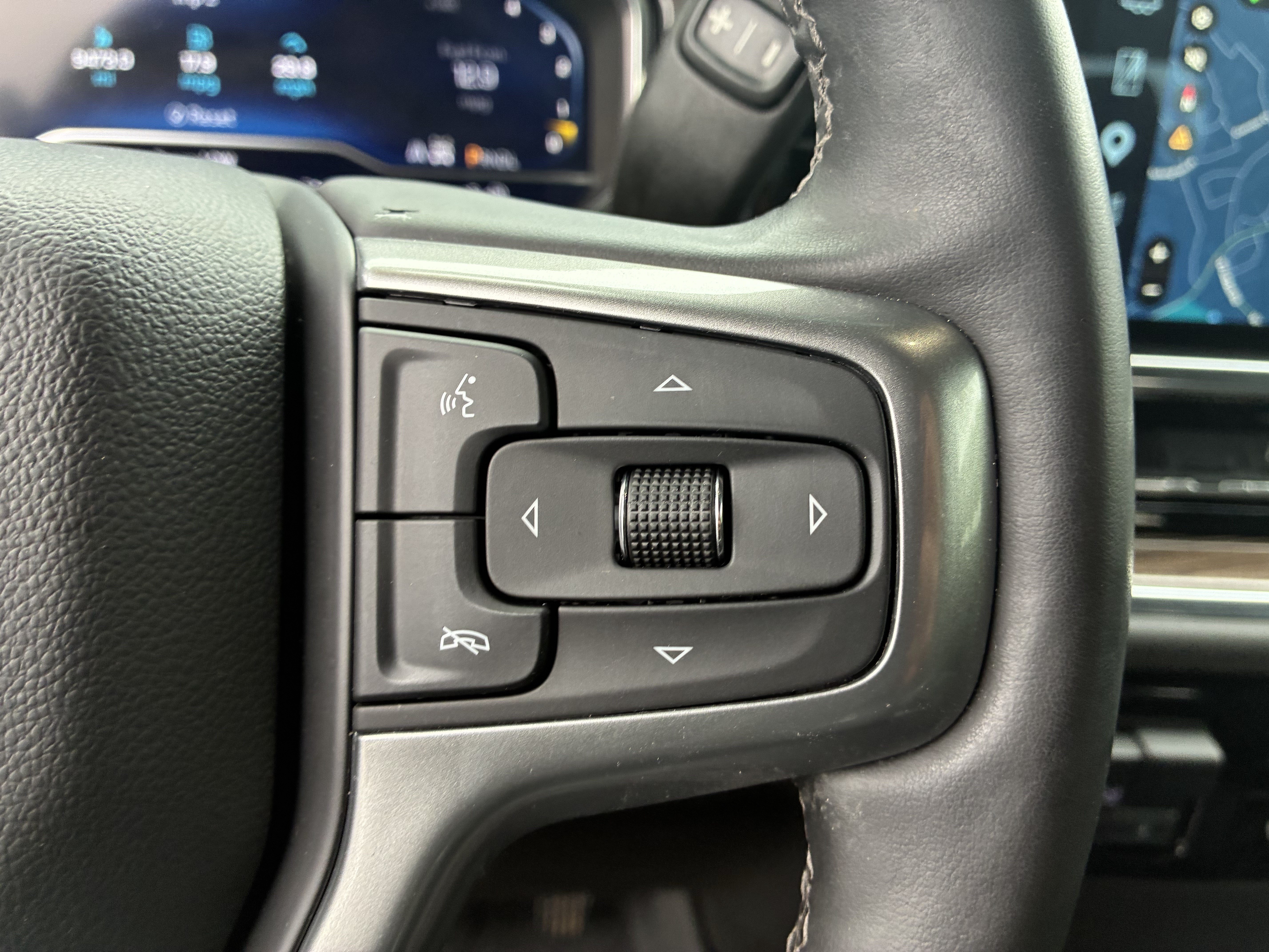 Used 2025 Chevrolet Silverado 1500 RST AWD/4WD image 29