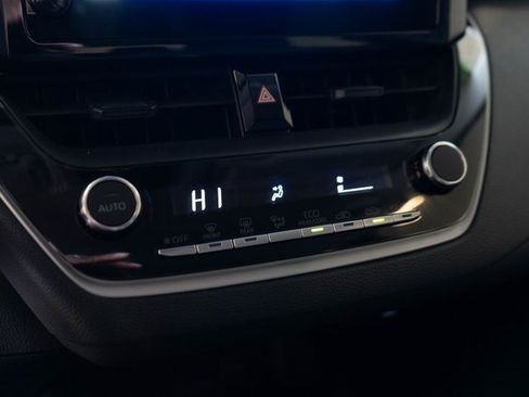 Used 2025 Toyota Corolla LE image 21