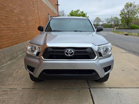 Used 2015 Toyota Tacoma 4x4 Access Cab w/ SR5 Package image 2