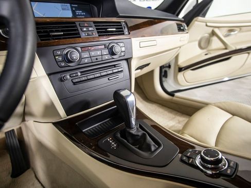 Used 2012 BMW 328i Convertible image 38