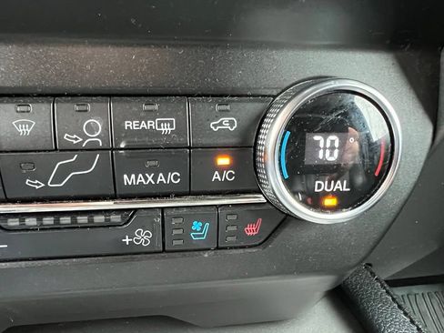 Used 2020 Ford Expedition XLT w/ Equipment Group 202A AWD/4WD image 50