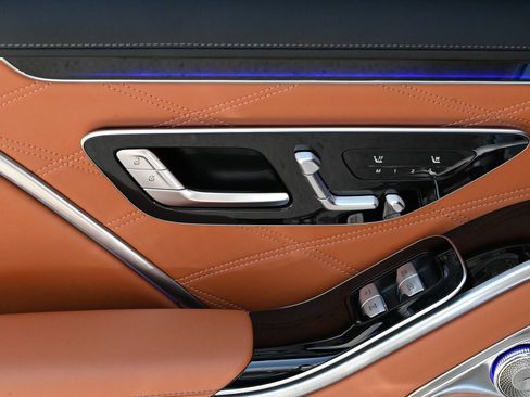 Used 2023 Mercedes-Benz Maybach S 680 4MATIC w/ Manufaktur Leather Package image 39