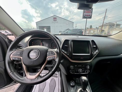 Used 2016 Jeep Cherokee Limited AWD/4WD image 20
