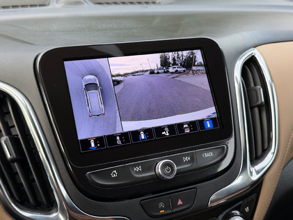 Used 2023 Chevrolet Equinox Premier AWD/4WD image 18