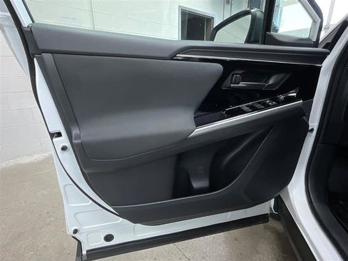 Used 2023 Subaru Solterra AWD image 9