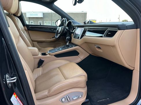 Used 2017 Porsche Macan S image 22