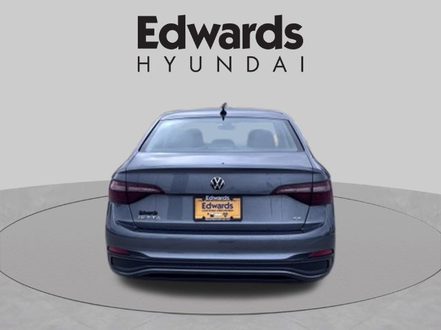 Used 2024 Volkswagen Jetta SE w/ Panoramic Sunroof Package FWD image 7