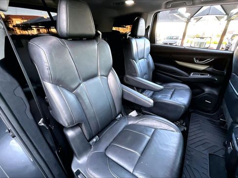 Used 2019 Subaru Ascent Limited w/ Popular Package #3 image 19