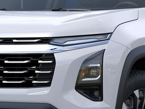 New 2025 Chevrolet Equinox LT w/ Safety and Technology Package FWD image 11