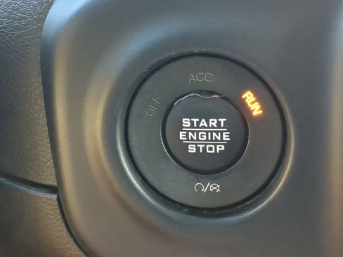 Used 2020 Jeep Wrangler Unlimited Sahara w/ Uconnect 4C Nav & Sound Group image 27