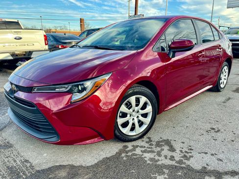 Used 2024 Toyota Corolla LE image 2