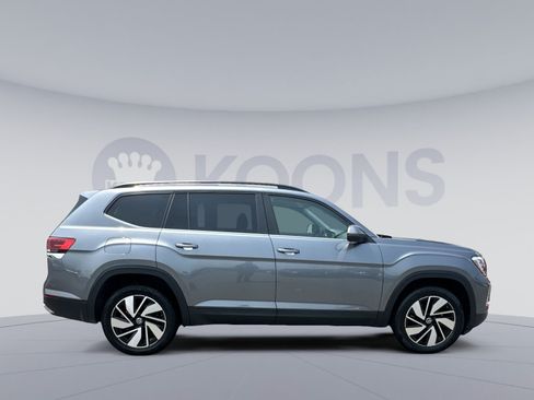 Used 2025 Volkswagen Atlas SE AWD/4WD image 12