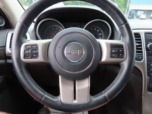 Used 2012 Jeep Grand Cherokee Laredo w/ Laredo E Group AWD/4WD image 22