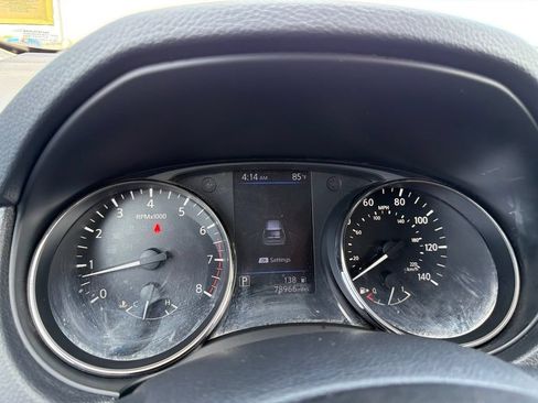 Used 2019 Nissan Rogue SV AWD/4WD image 9