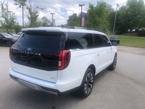 Used 2025 Ford Expedition Max Platinum w/ Driver's Package AWD/4WD image 5