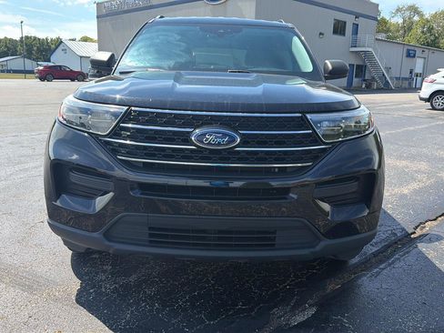 Used 2021 Ford Explorer XLT w/ Class III Trailer Tow Package AWD/4WD image 2