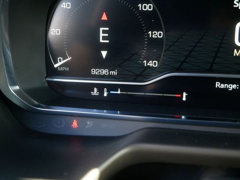 Used 2024 GMC Yukon SLE image 31